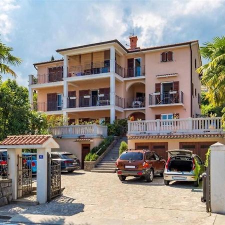 Rona Apartments Ani Ičići Eksteriør bilde