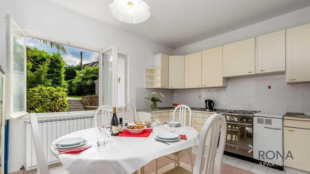 Rona Apartments Ani Ičići Eksteriør bilde