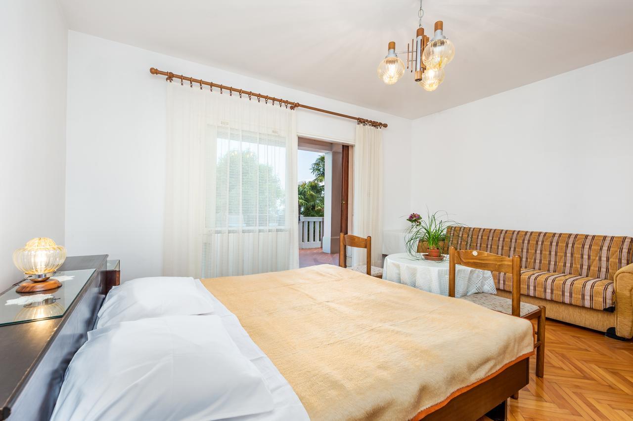 Rona Apartments Ani Ičići Eksteriør bilde