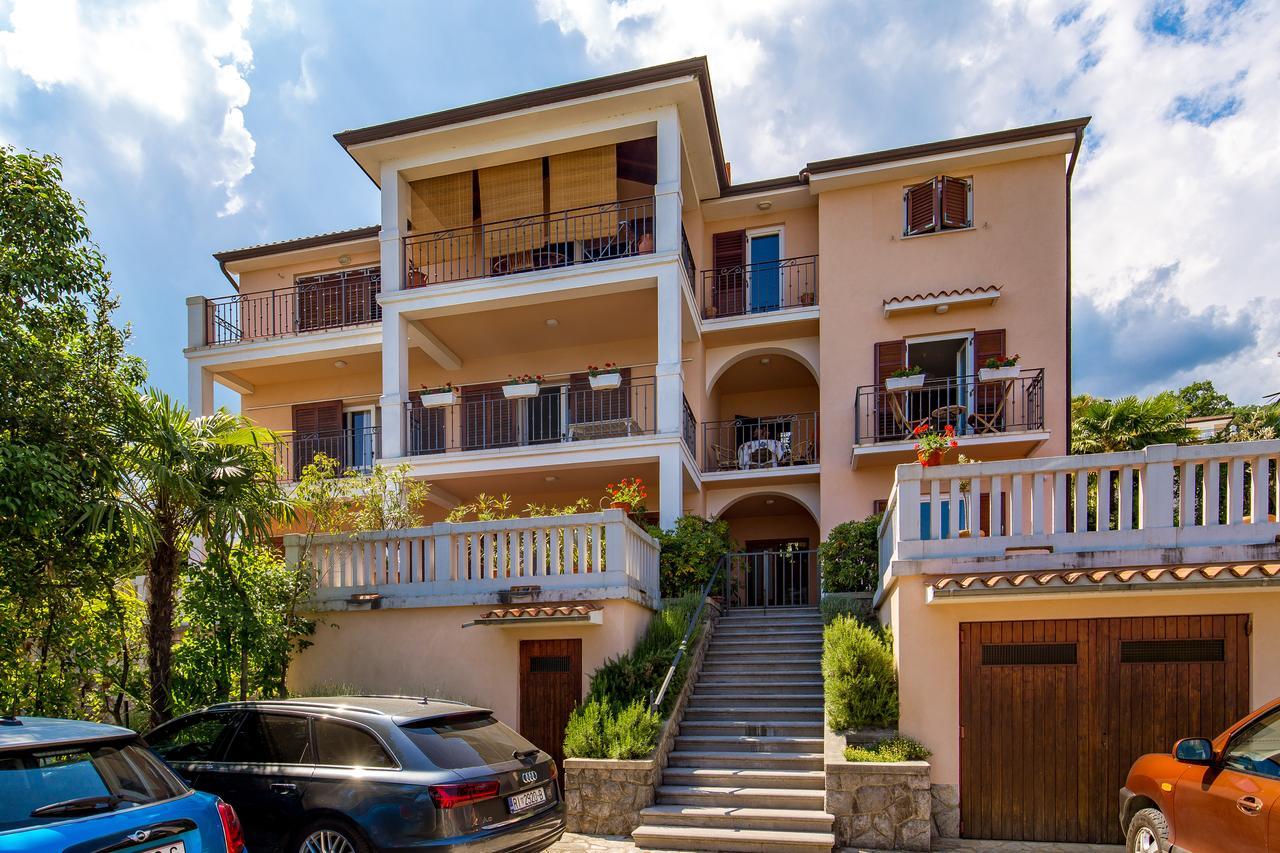 Rona Apartments Ani Ičići Eksteriør bilde