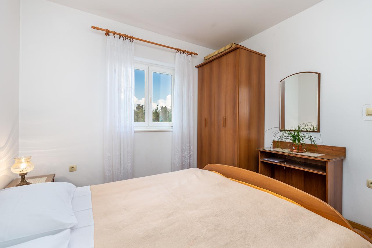 Rona Apartments Ani Ičići Eksteriør bilde